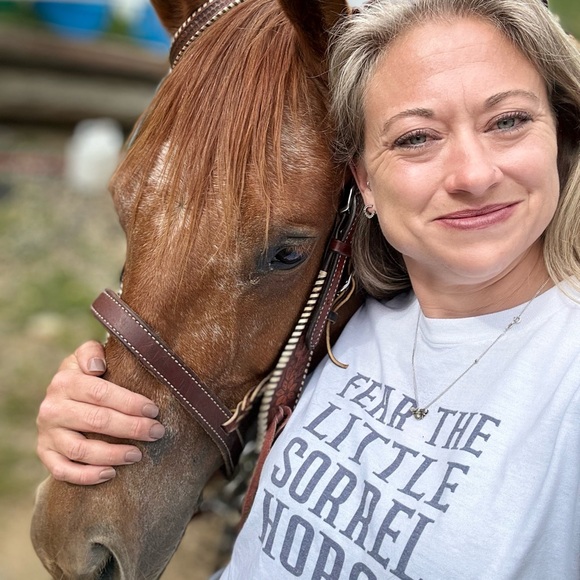 Meet your Posher, Mandi - Picture 2 of 16